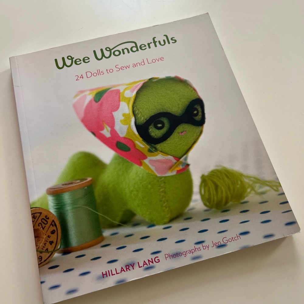 Wee Wonderfuls 24 dolls to Sew and love Sewing Book